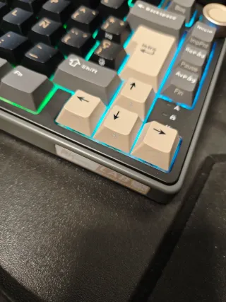 Teclado Mecánico Royal Kludge R75 Español