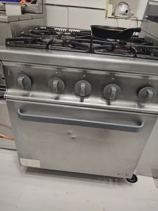 Cocina 4 fuegos industrial