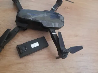 Drone Preto e Cinza Usado