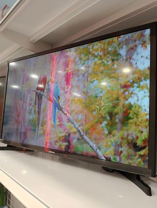 SMART TV SAMSUNG 32" UE32T4305AE + MANDO