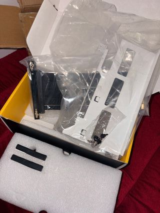 Soporte Vertical GPU PCIe 4.0 Reclinable