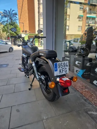 Keeway Superlight 125 Negra