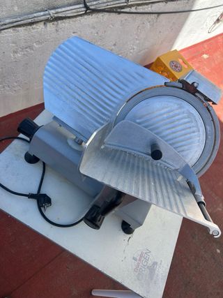 Corta fiambre EUTRON HBS-300A