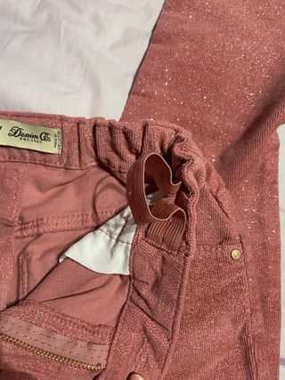 Pantalón rosa brillante