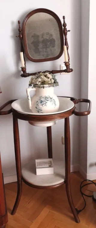 Lavabo antiguo tipo Thonet