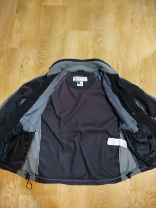 Chaqueta Columbia Polar Beige y Negra