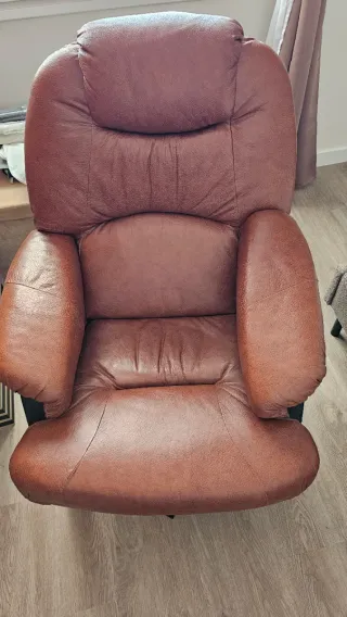 Sillón de cuero marrón