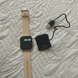 Smartwatch Beige y Dorado