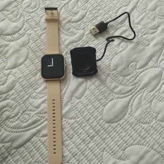 Smartwatch Beige y Dorado