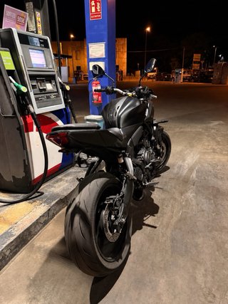 Yamaha MT-07 2026 Negra (Tramo Recto Titanio)