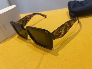 Gafas de sol Prada cuadradas