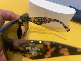 Gafas de sol Prada cuadradas