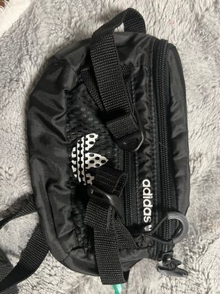 Riñonera Adidas Negra