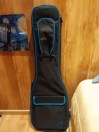 Funda Bajo Estándar Negra con Ribete Azul