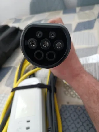 Cargador Volkswagen nuevo sin ningún uso.