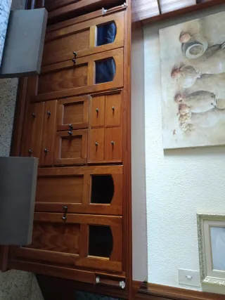 Mueble de comedor madera y cristal