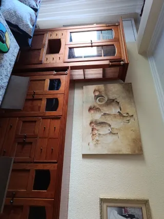 Mueble de comedor madera y cristal