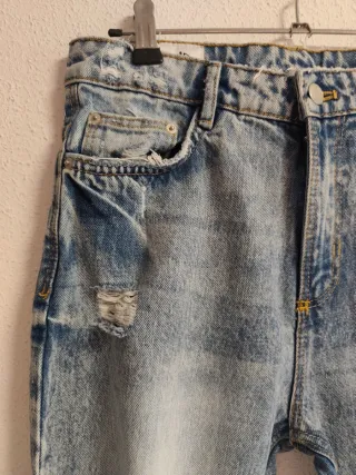 Pantalón de chica talla 34 de Zara.