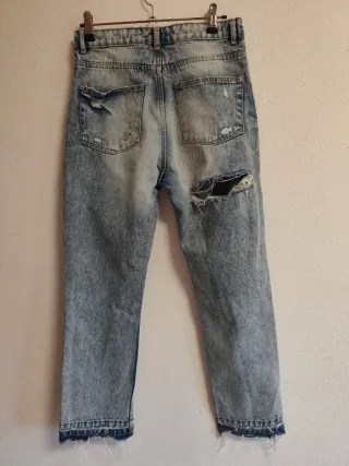 Pantalón de chica talla 34 de Zara.