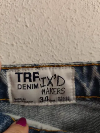 Pantalón de chica talla 34 de Zara.