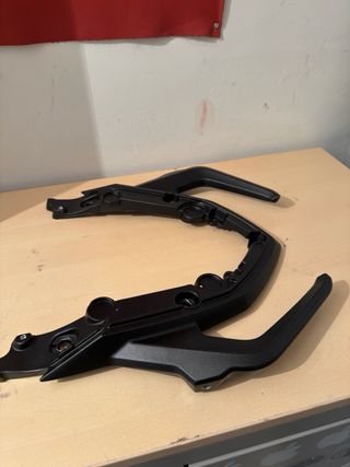 Asa BMW F900R (2018-2024) Negra