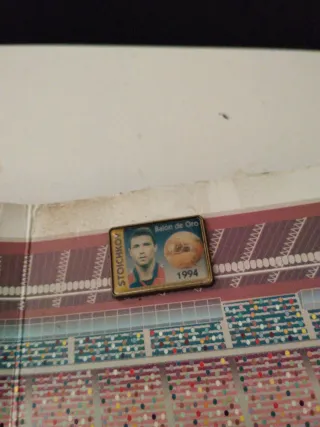 Lote FC Barcelona: Libros y Pins