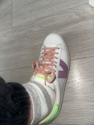 Zapatillas Victoria Blancas con Detalles