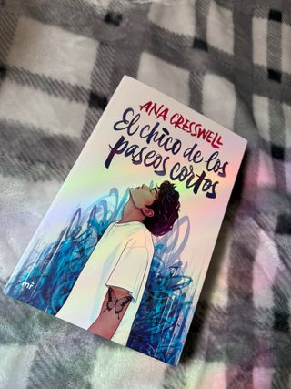 El chico de los paseos cortos