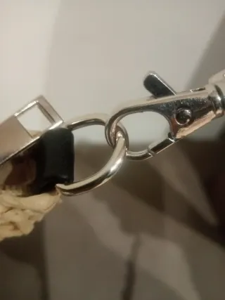 Bolso de paja con cadena