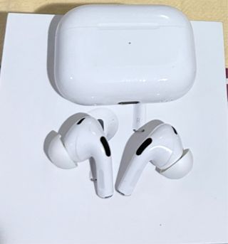 Apple AirPods Pro 2da Gen + Funda Protectora