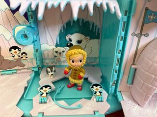 Juguete Casita iglú con figuras