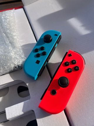 Nintendo Switch Console con Joy-Con Rossi/Blu