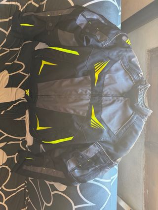 Traje de moto chaqueta talla M pantalon talla L