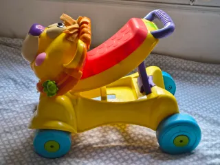 Andador correpasillos león Fisher-Price