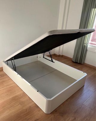 Letto a scomparsa in legno e tessuto