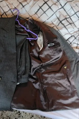 Traje de chaqueta gris, Emidio Tuccy