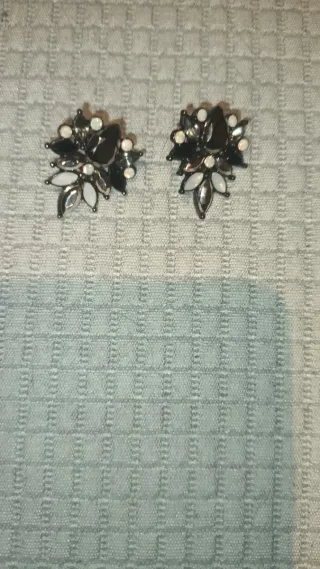 Conjunto bisutería collar y pendientes