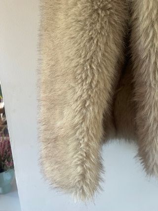 Abrigo pelo Zara beige