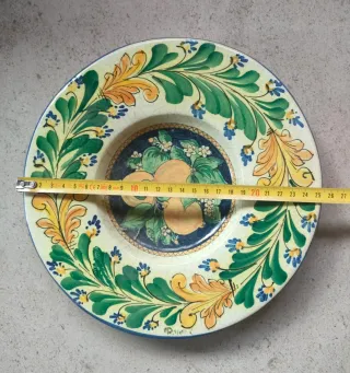Piatto decorato a mano terracotta smaltata Sicilia