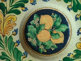 Piatto decorato a mano terracotta smaltata Sicilia