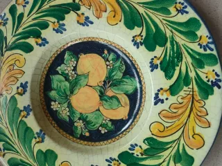 Piatto decorato a mano terracotta smaltata Sicilia