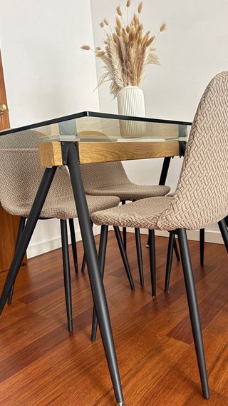 Mesa de comedor cristal y 4 sillas