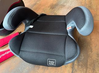 Silla de coche y alzador Babyauto como nuevas!