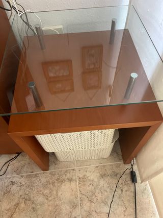 Mesa auxiliar cristal y madera