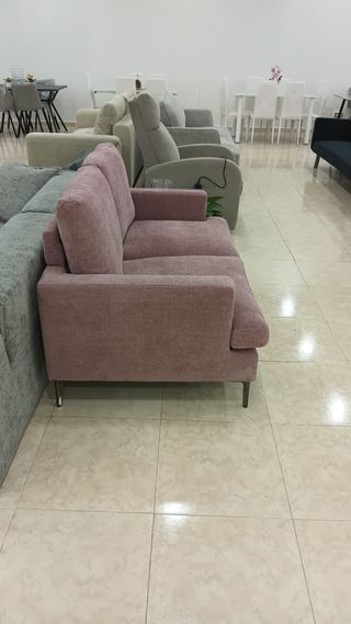 Sofá 2 plazas Moretti rosa tela