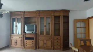 Mueble de salón clásico de madera