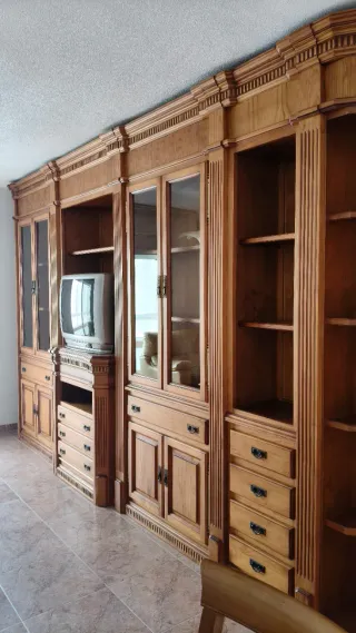 Mueble de salón clásico de madera