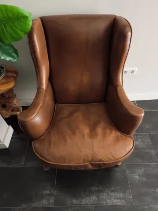 Sillón de piel marrón