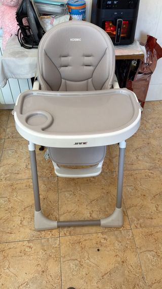 Trona Jane ajustable y reclinable usada muy poco
