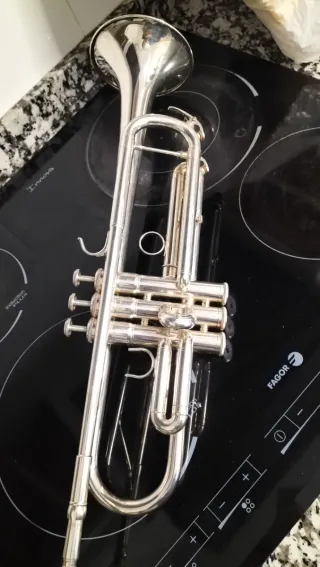Trompeta Yamaha YTR-4335G II
